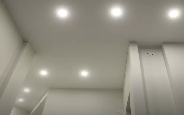 Натяжной потолок KRAAB 3.0 в зал